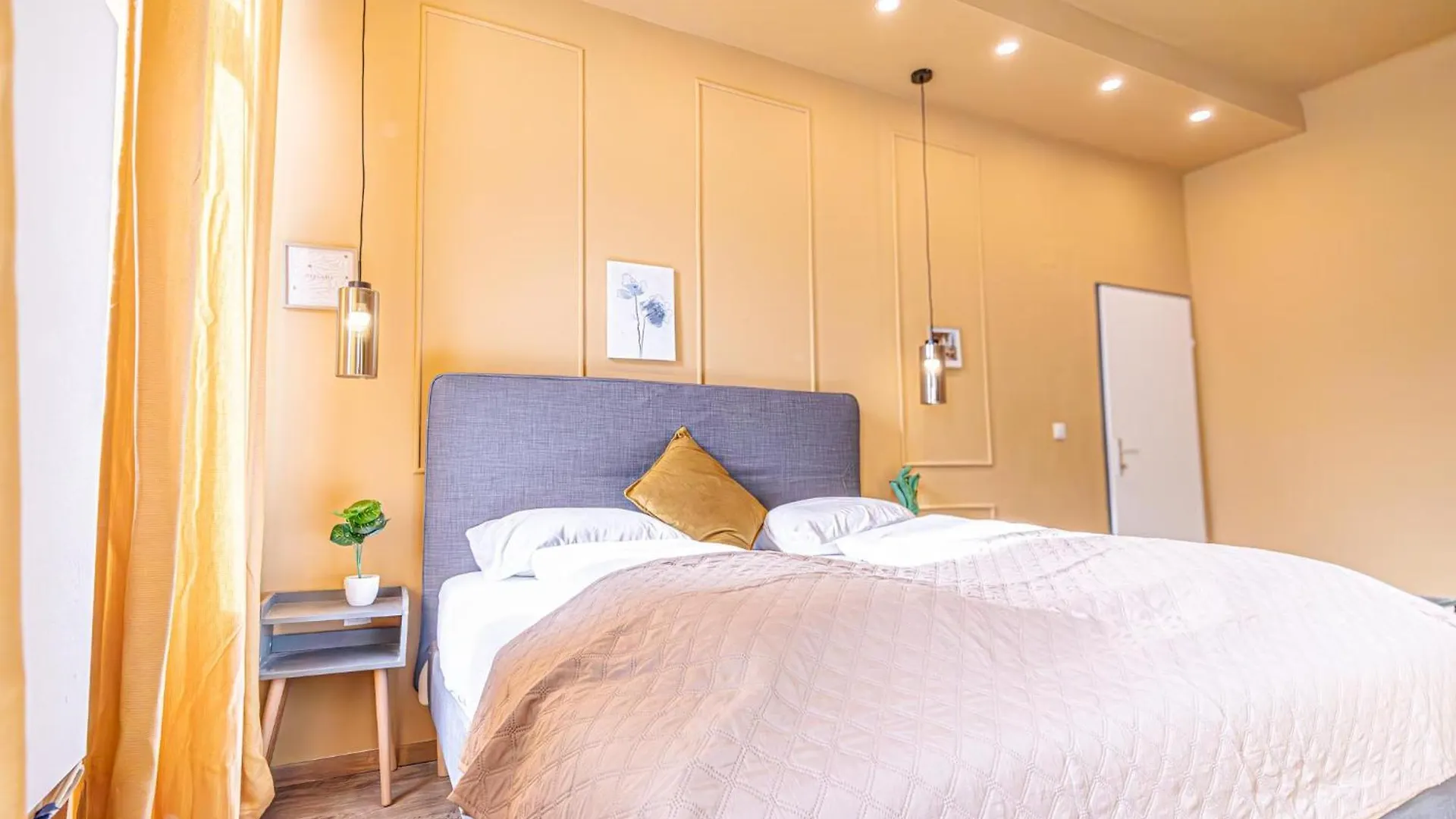 4Br Apartment For 9P, Centrally Located In Vienna Austria
