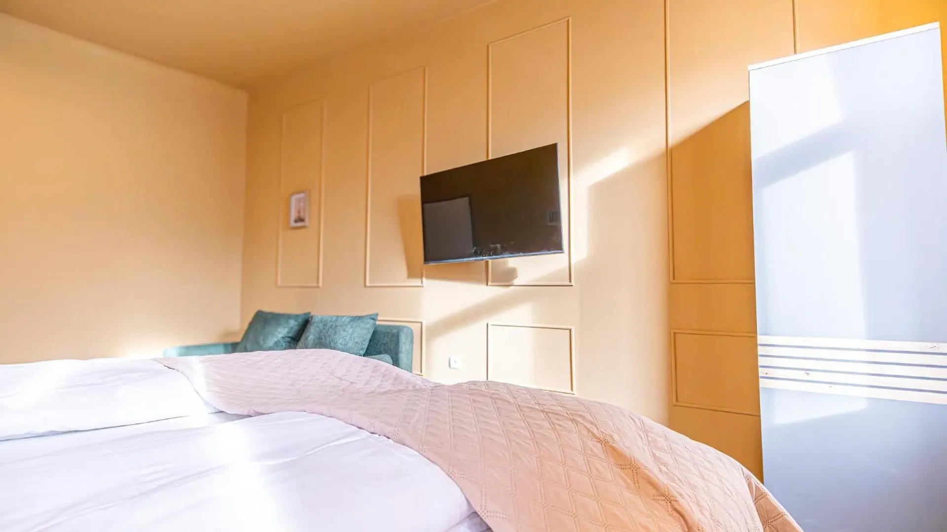 4Br Apartment For 9P, Centrally Located In Vienna 0*,  Austria