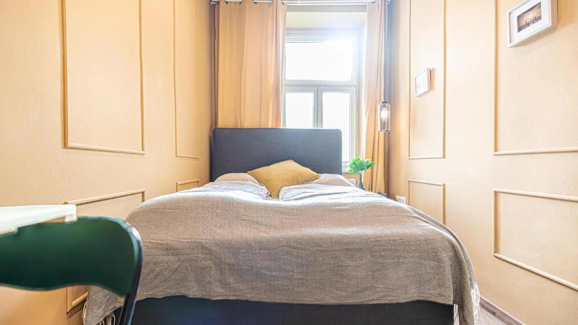 4Br Apartment For 9P, Centrally Located In Vienna Austria
