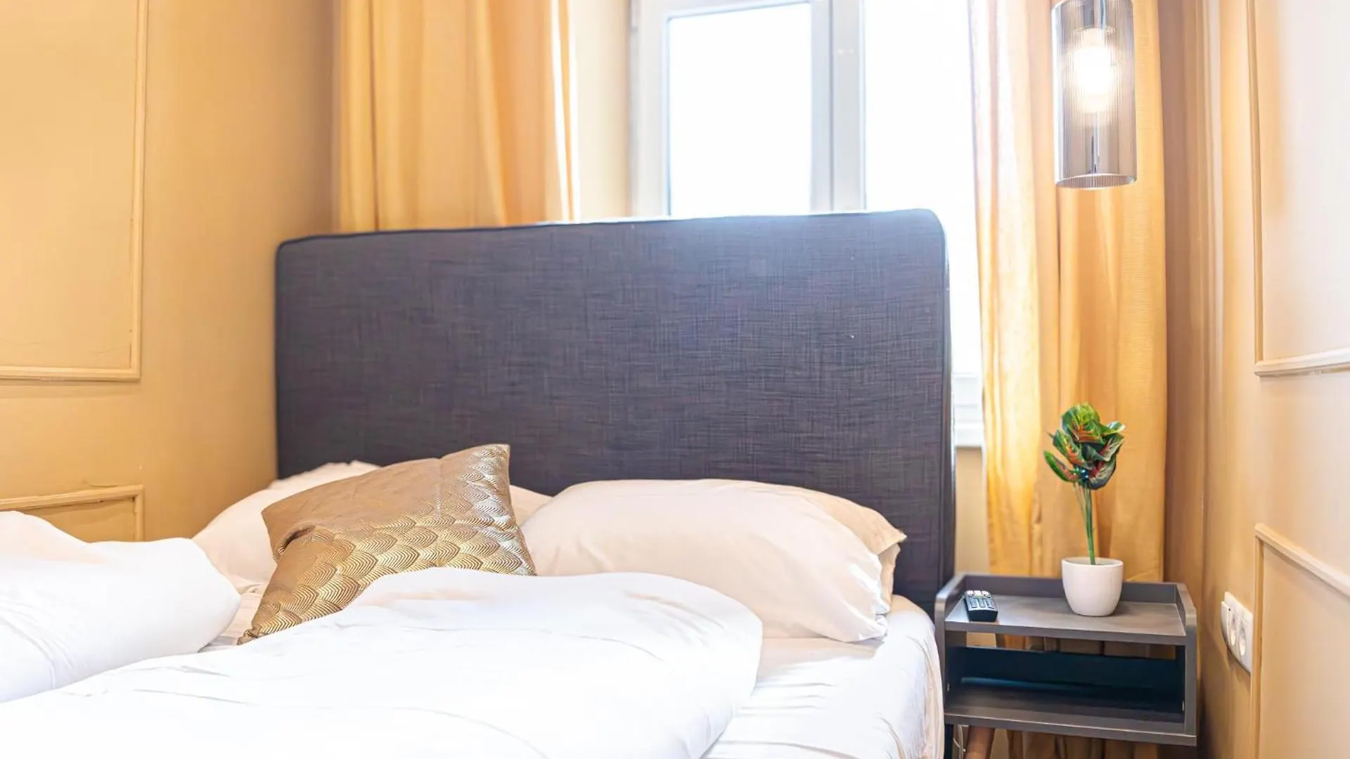 4Br Apartment For 9P, Centrally Located In Vienna 0*,  Austria